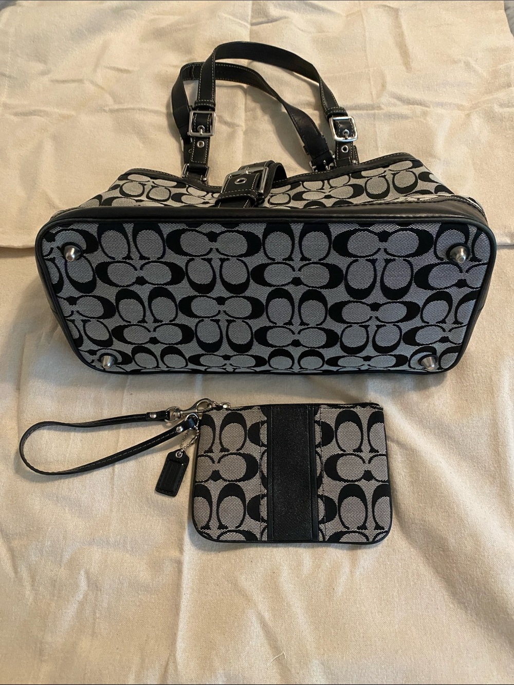 Coach Black and Gray Signature Jacquard Shoulder Bag with Wristlet - Picture 3 of 8